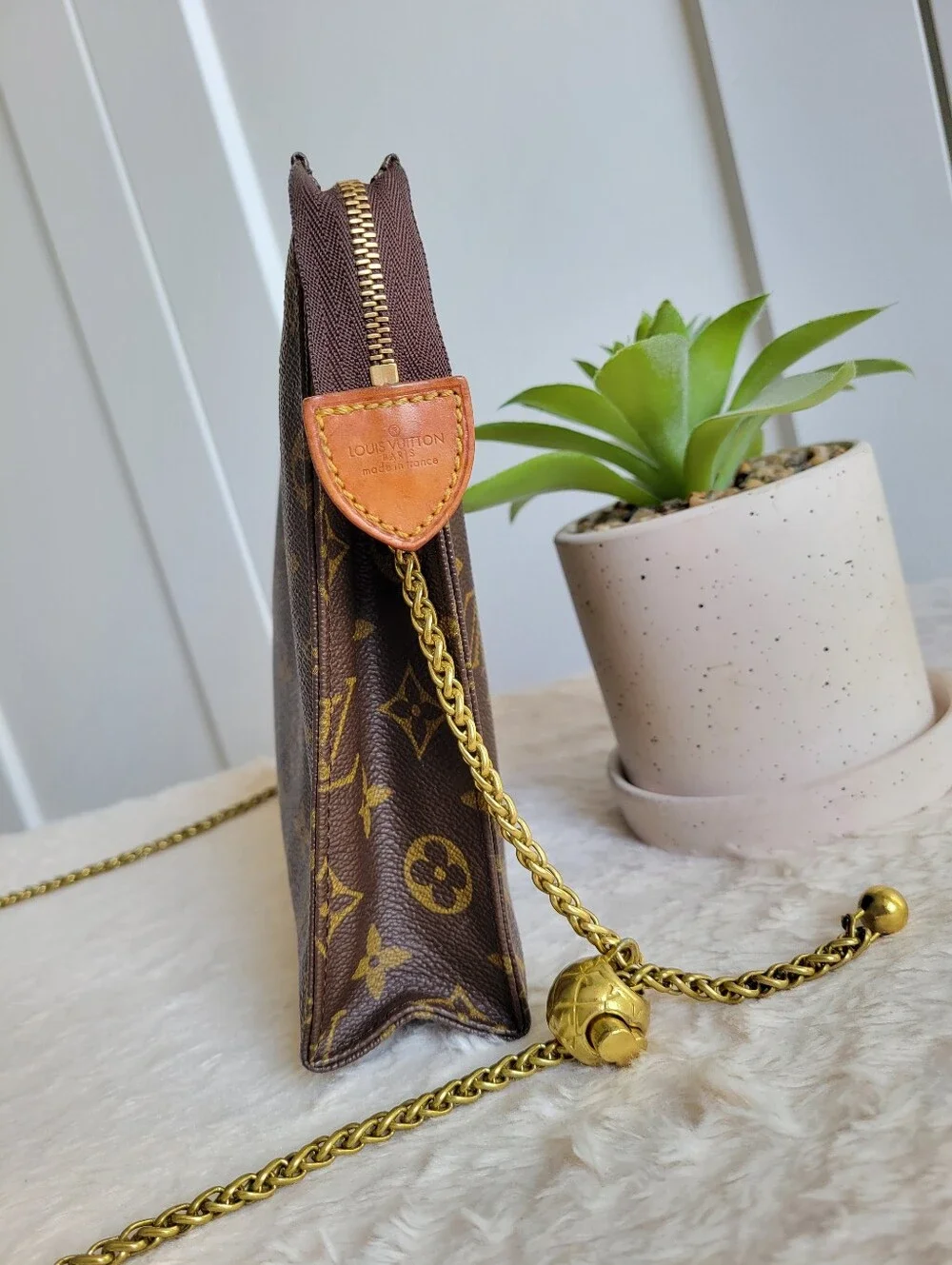 Louis Vuitton Monogram Toiletry 26 - Clutch Chain Shoulder Bag Crossbody
